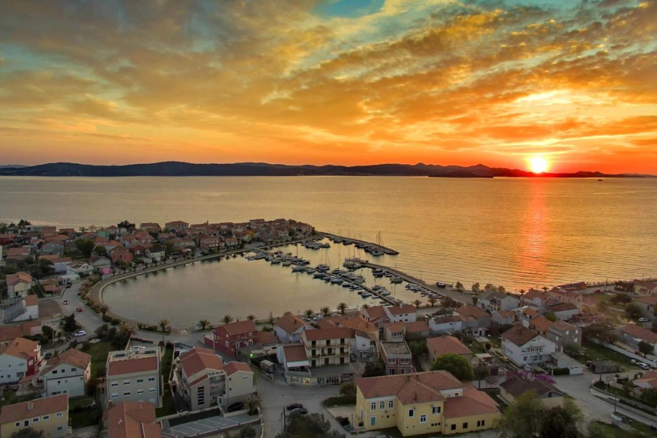 Apartments With A Parking Space Bibinje, Zadar - 18843 Exterior photo